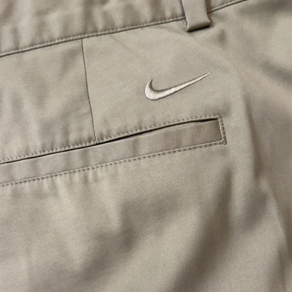 Nike 42x32 Men's Golf Pant Khakis - Picture 5 of 5